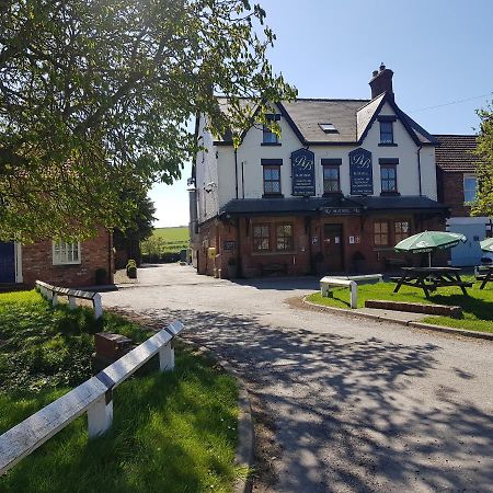 The Blue Bell Inn Weaverthorpe Экстерьер фото