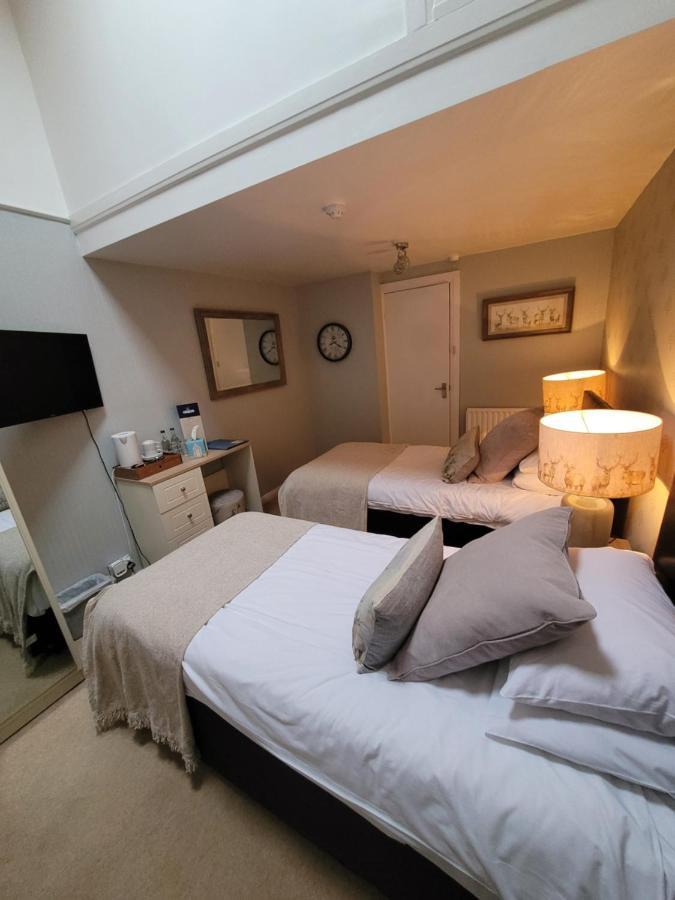 The Blue Bell Inn Weaverthorpe Экстерьер фото